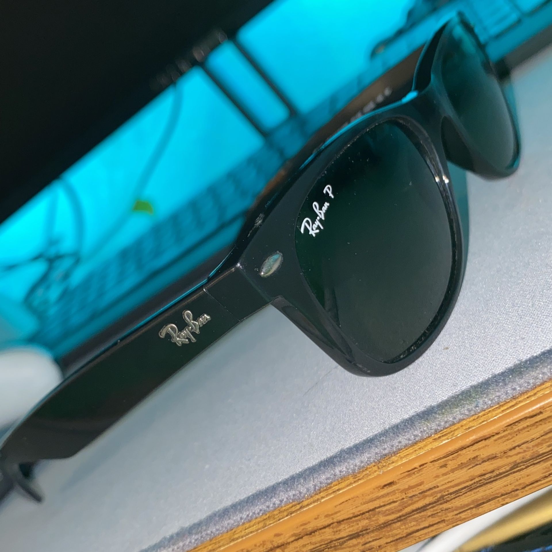 Ray Bans New Wayfarer Polarized 550-18