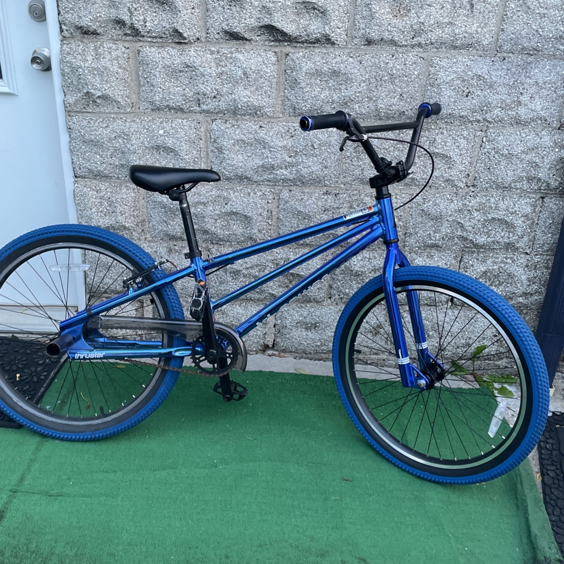 26 inch blue bmx bike (very used)