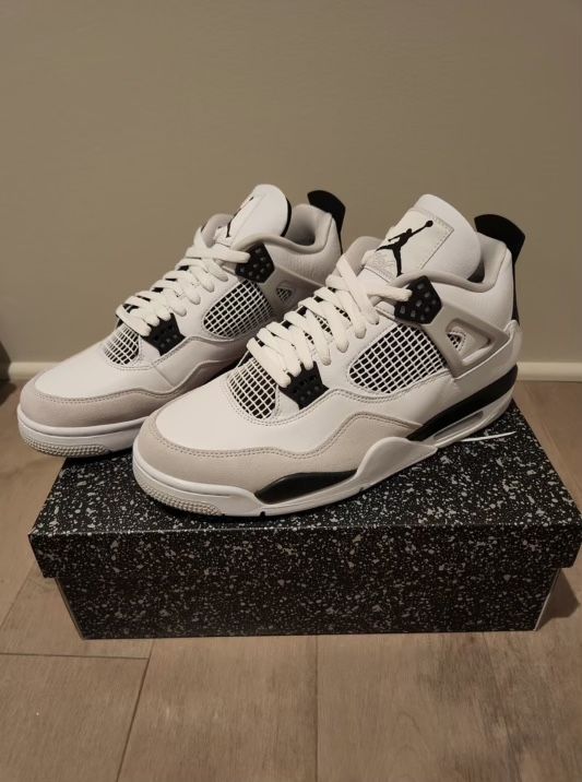 Jordan 4’s Military