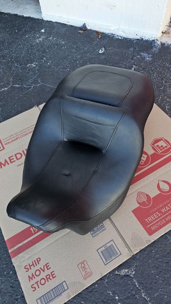 2008-2020 OEM Harley-Davidson Ultra Classic Touring Seat P52164-10
