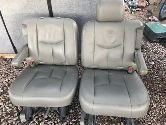 CHEVY SUBURBAN BUCKET SEATS GRAY