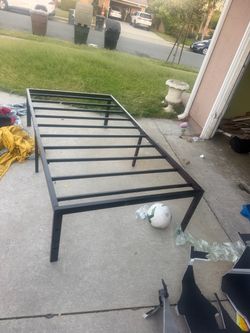 Black Metal Platform Bed Frame
