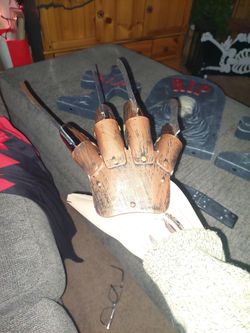 Halloween Freddy Hand