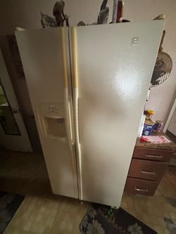Side by side fridge