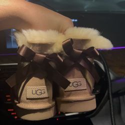 Kids Uggs Mini Bailey Bow II