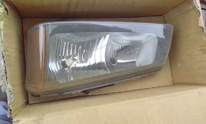 GM269 B001 Left Headlight