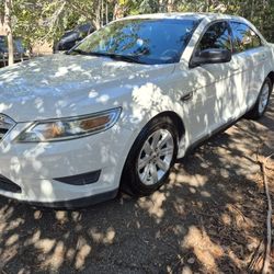 2010 Ford Taurus