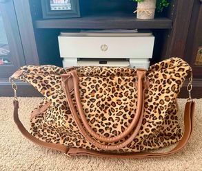 Leopard print travel tote bag