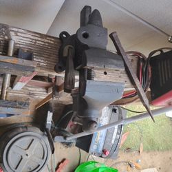 Bench Vice