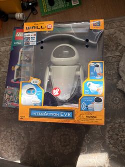 Eve interactive robot