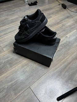 Nike Low-Top Black Suede Sneakers