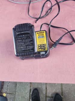 DeWalr  charger with 20v.  battery