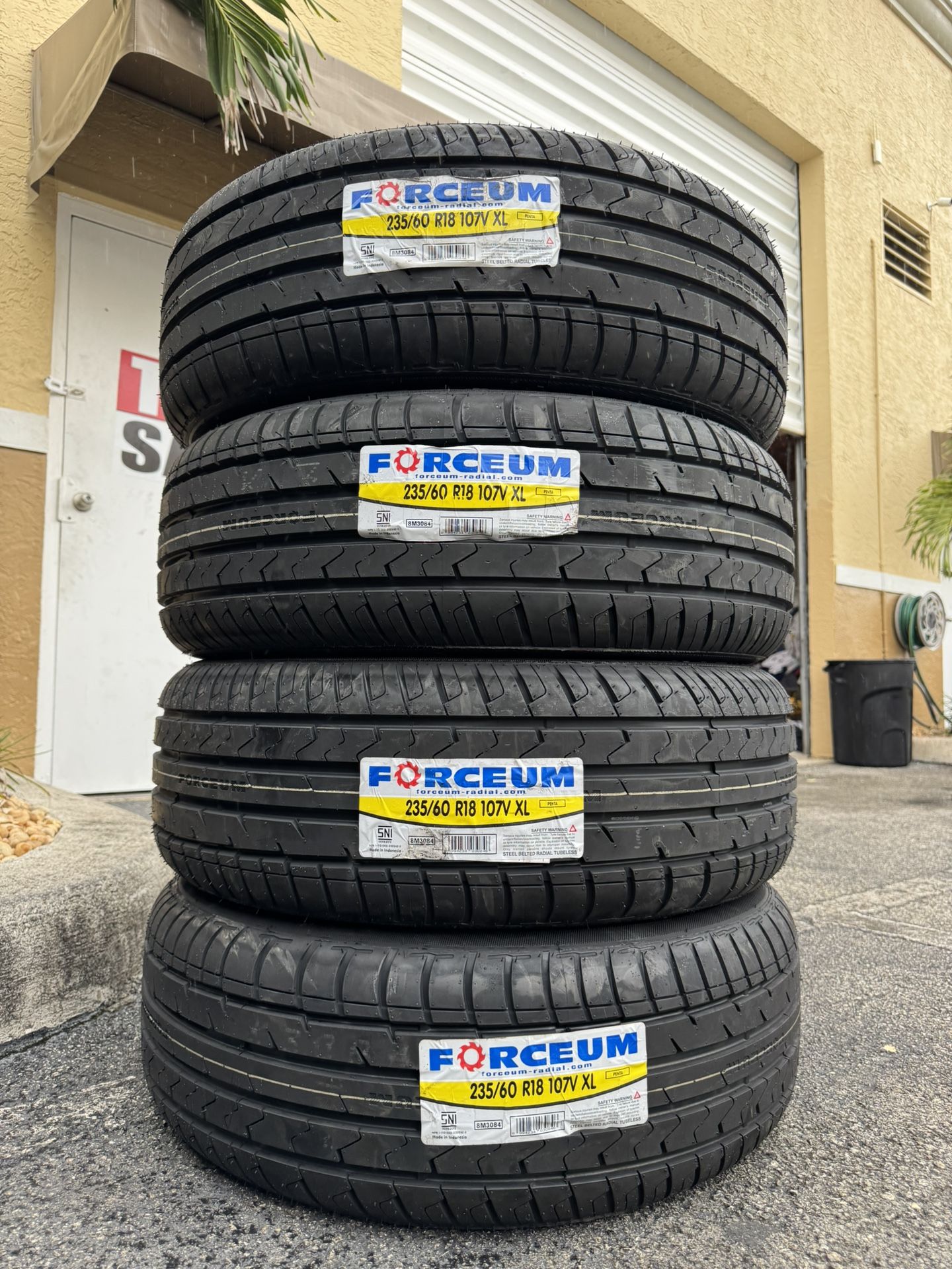 Set Forceum 235 60 R18