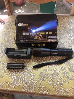 XT flashlight900