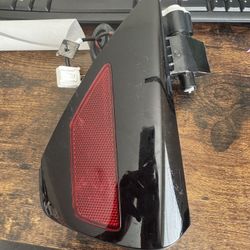 TESLA MODEL 3 Y HIGHLAND JUNIPER OEM CHARGE PORT DOOR FLAP COVER LEFT DRIVER    Used but good working, has a little crack on the photo but does not af
