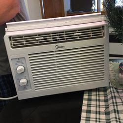 Midea, White,   5000 BTU