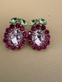 Vintage 1970’s Raspberry Rhinestone earrings