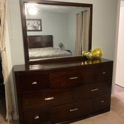 Beautiful Bedroom Set $350
