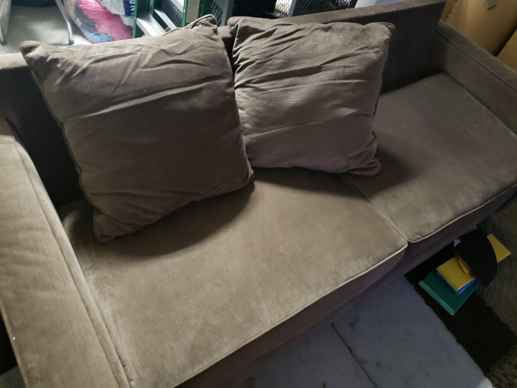 Brown Pull-out sofa bed / couch