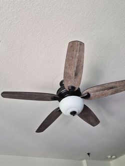 Hunter Ceiling Fan with Light Kit