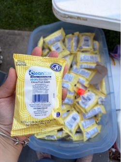 Cleaning and disinfecting wipes