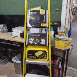 Gorilla Ladders
10 ft. Reach, 5.5 ft. Fiberglass Dual Platform Ladder, Removable Project Bucket, 300 lbs. Load Capacity, Slim Fold