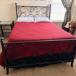 Full Size Bed With Table