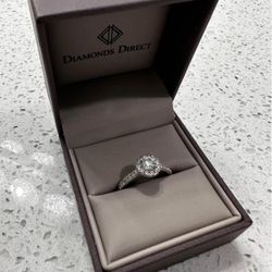 14k White Gold Diamond Engagement Ring