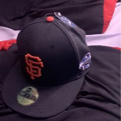 Selling A Couple Baseball Caps Dm For Prices ! Range From 15-25 ! 