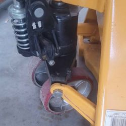 Lots Of Reliable Pallet Jacks Friy$199-299 All Work 
