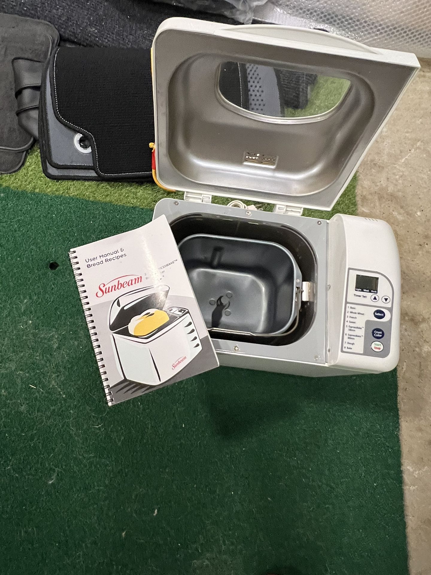 Sunbeam Expressbake Breadmaker Bread Machine 5833 With Manual