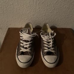 Chuck Taylors Size 10