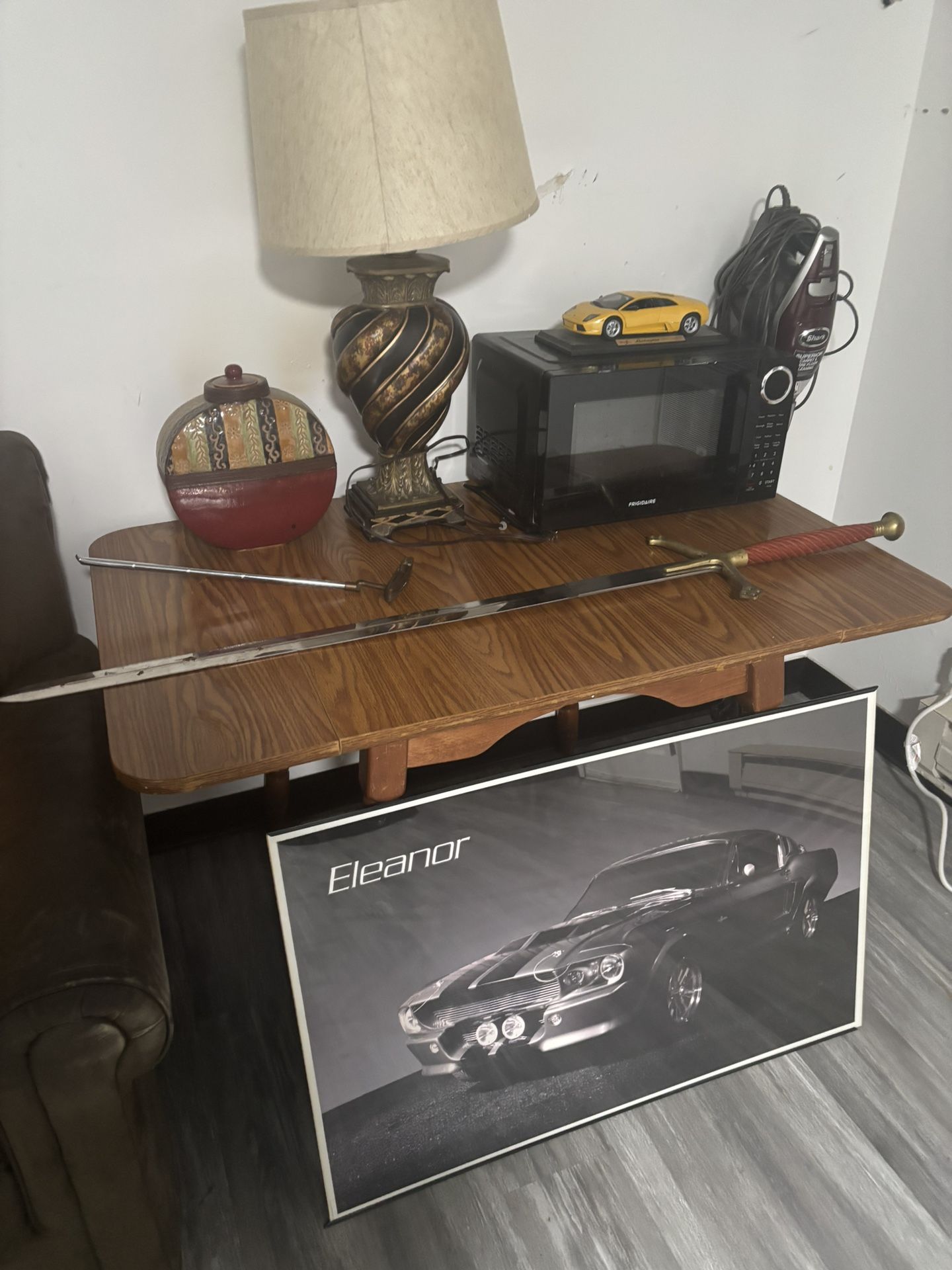 3 Chairs. 1 Table. Others Items.. Cleaning House Sale.