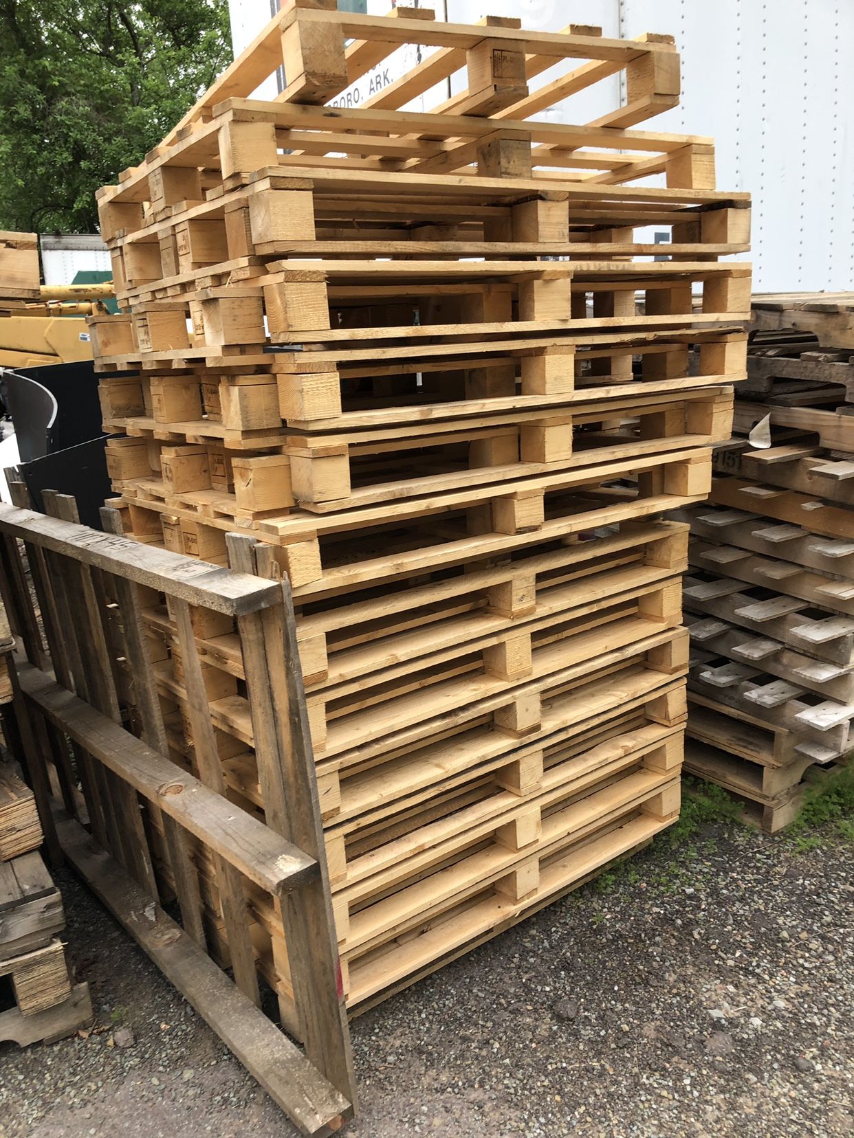 PALLETS