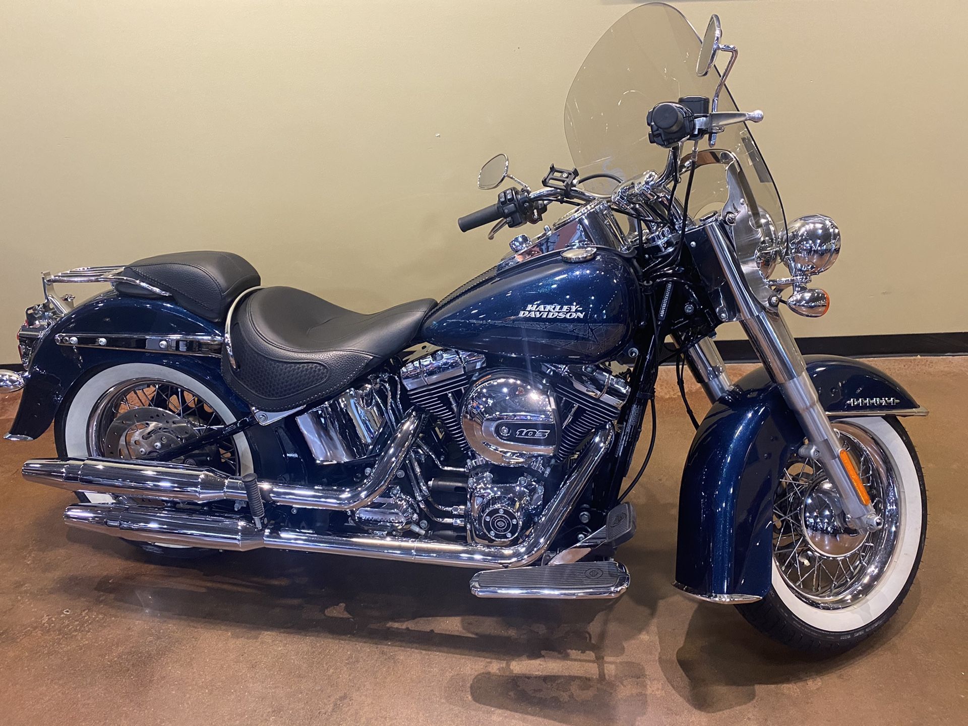 2016 flstn Harley-Davidson softtail deluxe