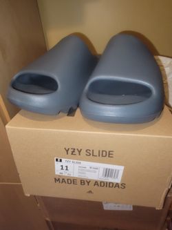 Yeezy Slide  Grey