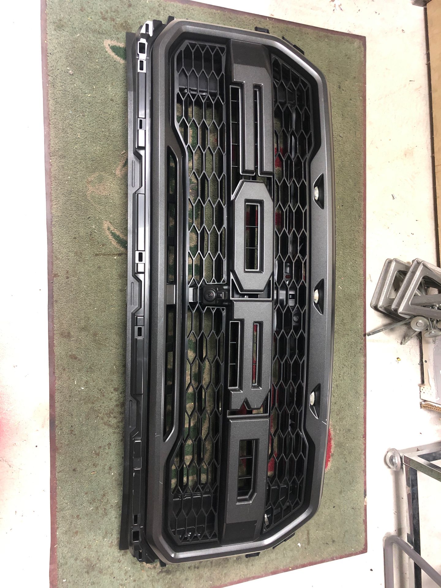 2018 Ford F-150 grill with sensor and lights