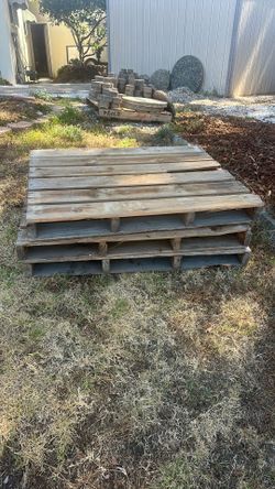 3 free pallets