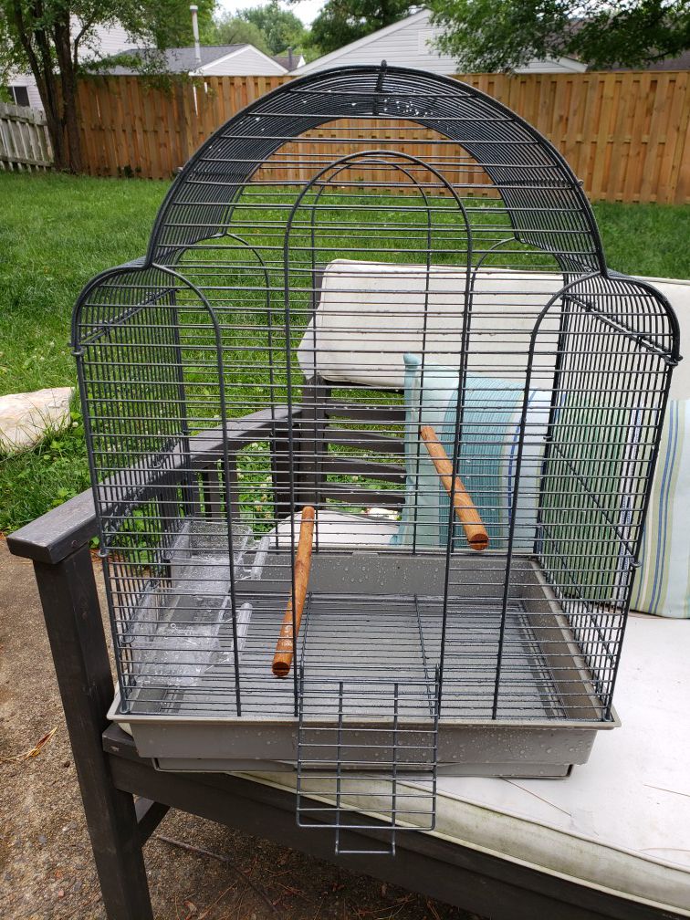 Excellent bird cage w perches