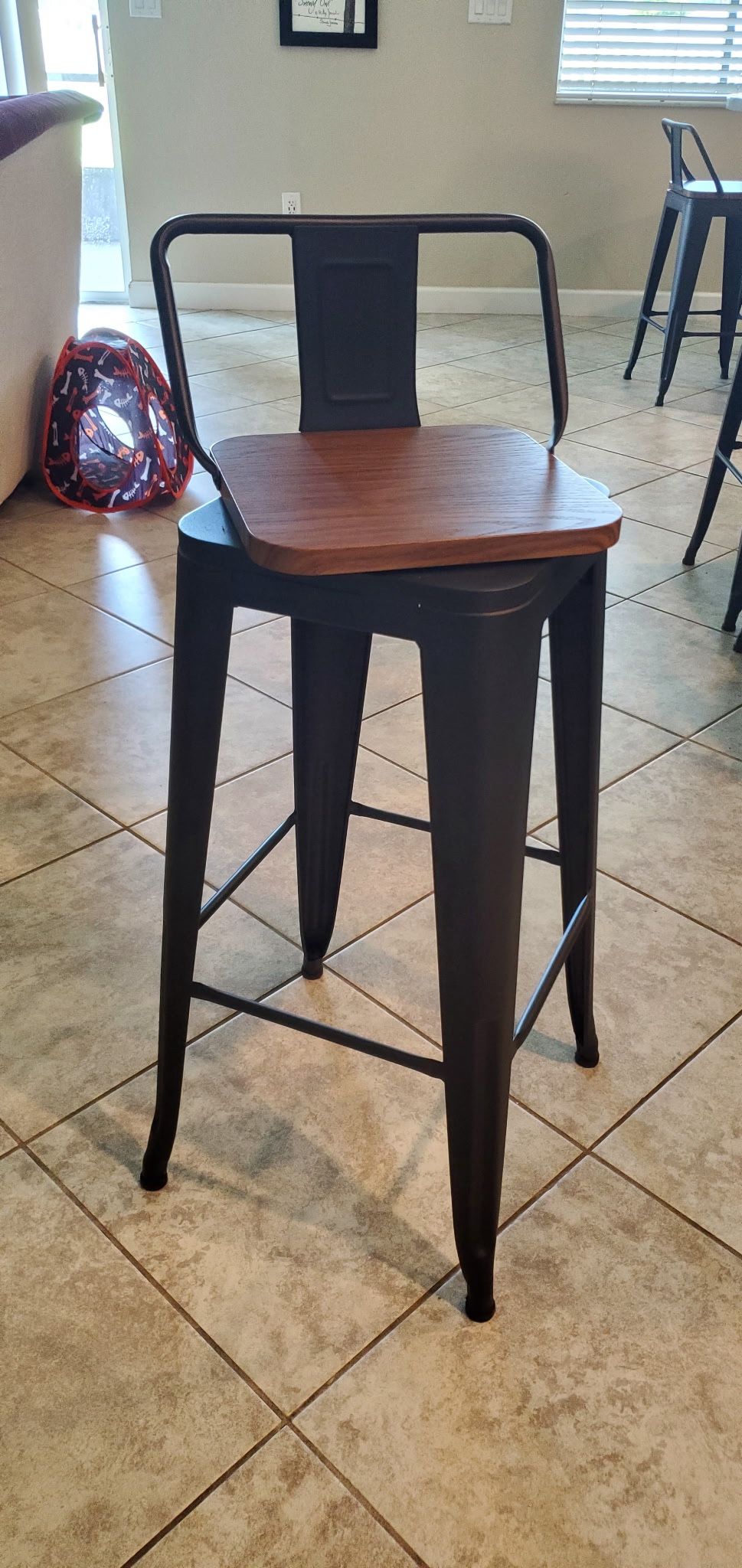 4 Swivel Seat Bar Stools