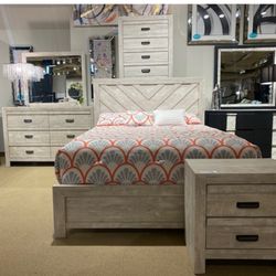 Queen Bedroom Set In Grey 