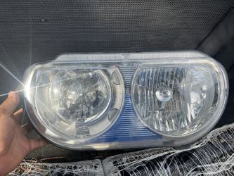 Dodge Challenger Headlight 