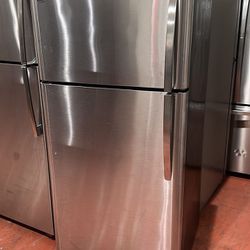 Prices Dropped! Apartment Refrigerator Kenmore Freezer on Top