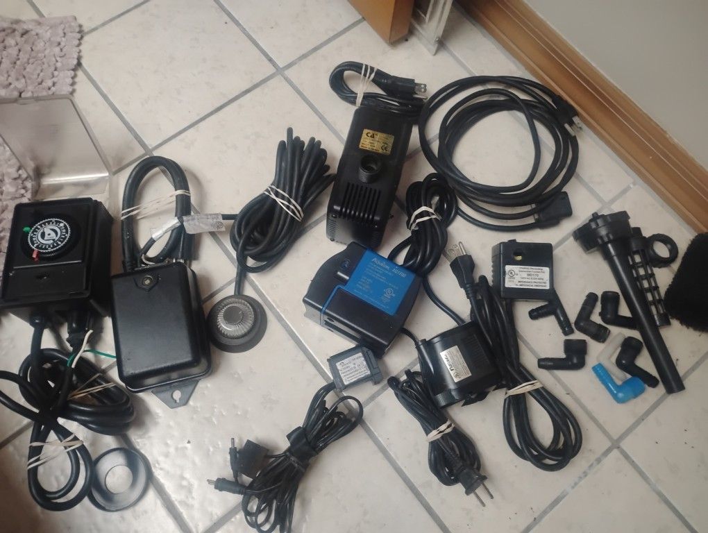 LOT BUNDLE OF UNDERWATER SUBMERSIBLE FOUNTAIN FISH TANK 6 PUMPS TIMER & POWER SUPPLY 120V 60W FLOTEC