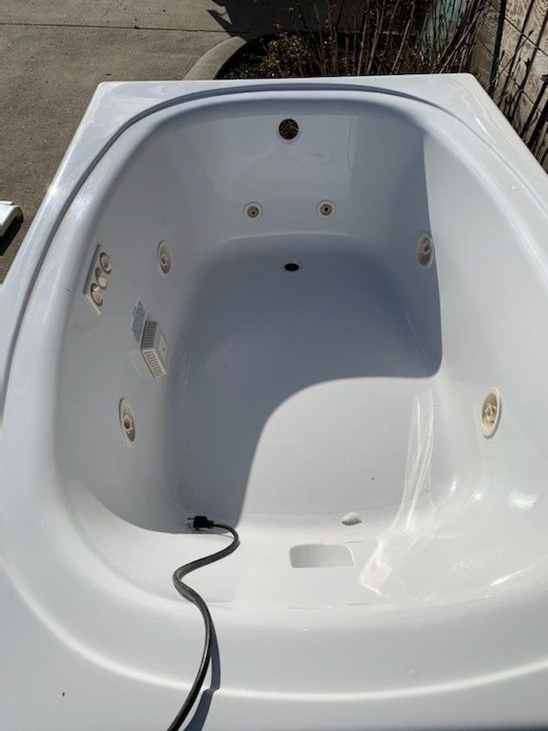 Jacuzzi Hot Tub for Sale in Kent, WA OfferUp