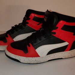 Mens Pumas Size 8.5