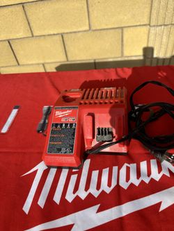 Milwaukee M12 M18 Regular Charger