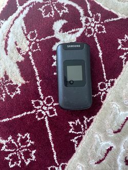 Samsung Flip Phone ( Sell as is no charger)
