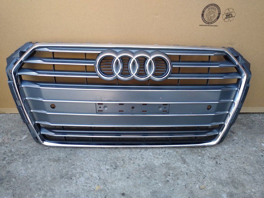 2017 1018 Audi A4 front Grille OEM used 8W0.853.651 BR