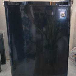 GE Refrigerator 